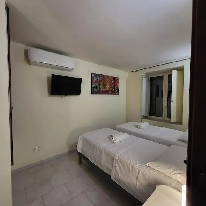 Santa Chiara Attic , 4 Floor No Elevator Διαμέρισμα Νάπολη