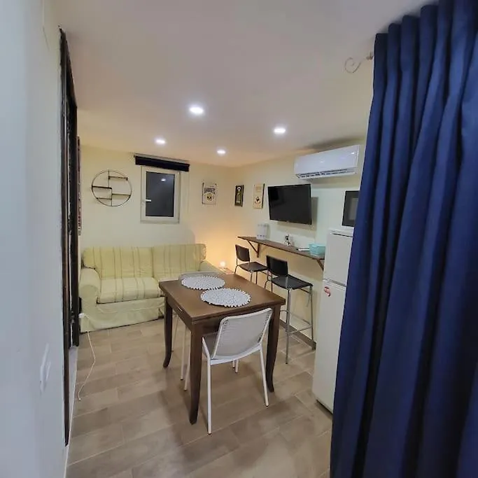 Santa Chiara Attic , 4 Floor No Elevator Apartment Naples