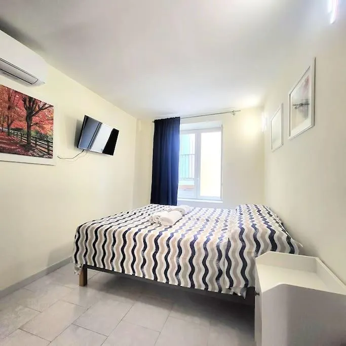 Santa Chiara Attic , 4 Floor No Elevator Apartment Naples Italy