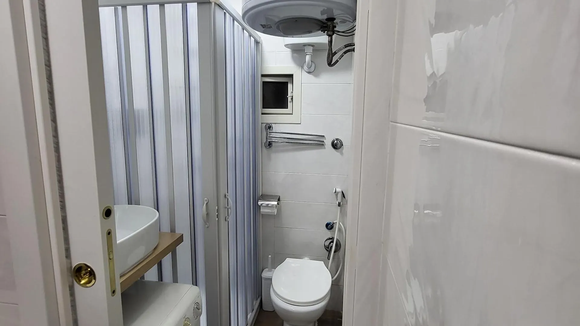 Santa Chiara Attic , 4 Floor No Elevator Apartment Naples
